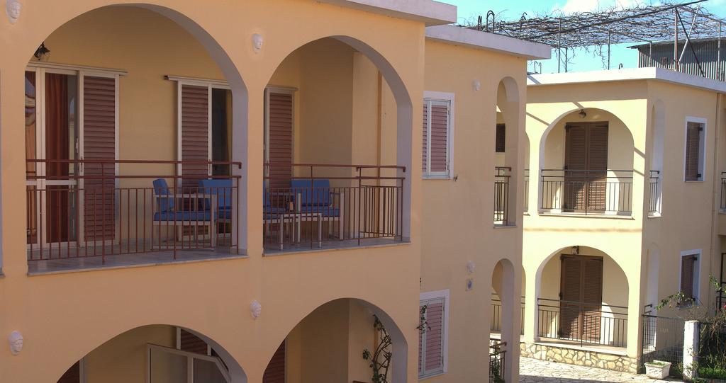 Pearl * Roda (Corfu)